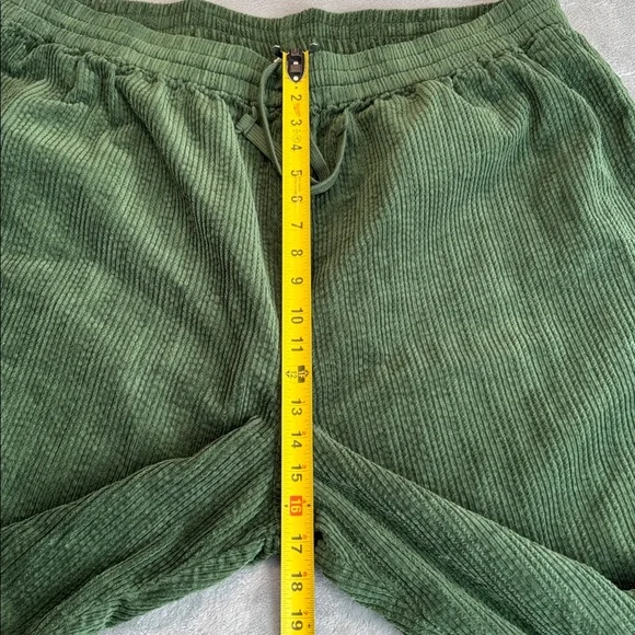 NWOT Lucy & Yak Norris Wide Leg Cotton Corduroy Trousers Green Size 2XL - Picture 11 of 14